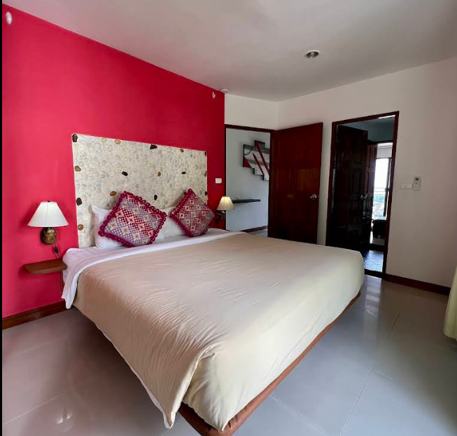 Noble Nest Karon — Bedroom light